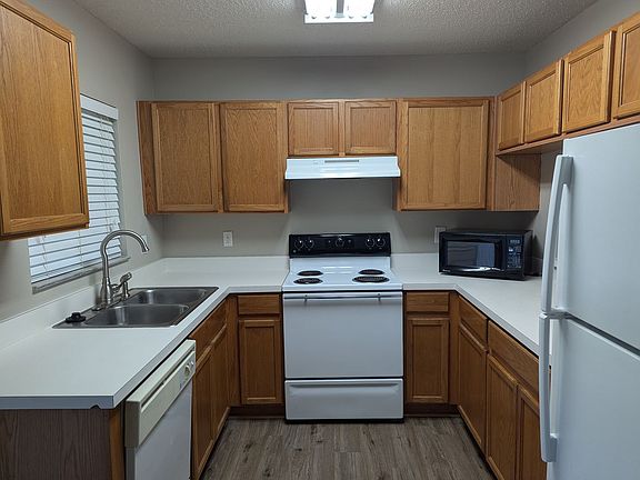5th image of 1613 Fluorshire Dr