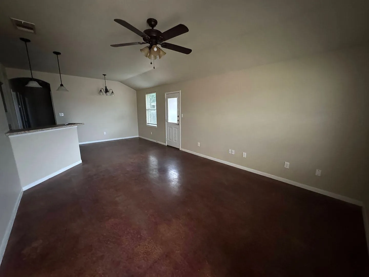 4305 Cambridge Dr — Photo 4