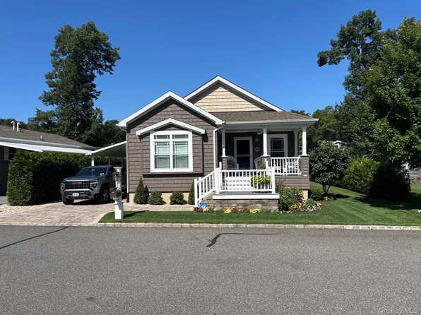 1661 Old Country Road #567, Riverhead, NY 11901