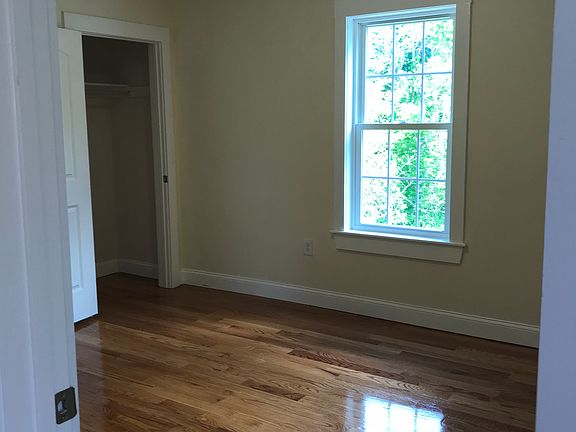 3rd image of 146 Alma St #146
