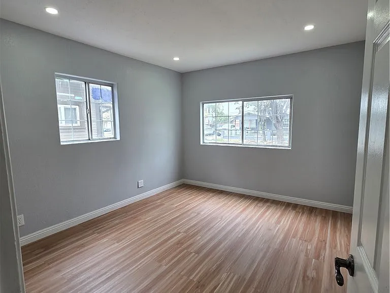 5102 Lindsey Ave — Photo 8
