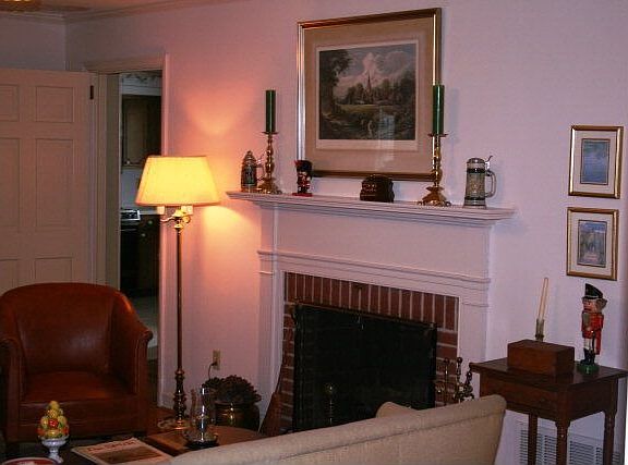 3rd image of 580 Elmwood Dr
