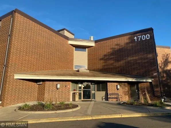 1700 Four Oaks Rd APT 325, Eagan, MN 55121