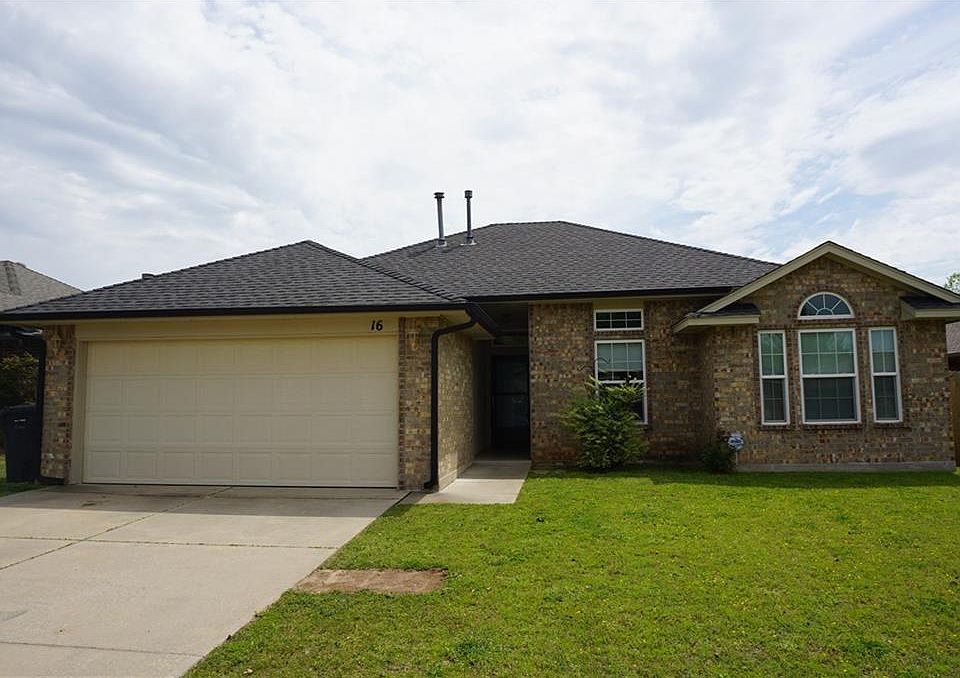 1st image of 16 Woodgate Dr