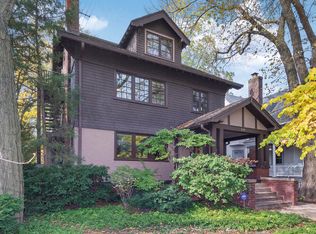 920 Elmwood Ave, Evanston, IL 60202