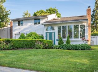 2314 Plymouth Pl, East Meadow, NY 11554