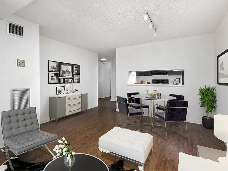1133 N. Dearborn — Photo 4