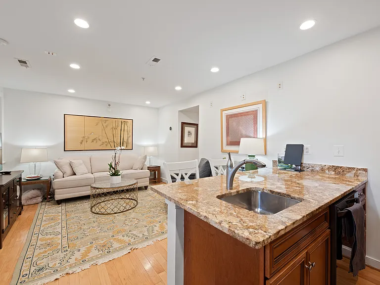 424 E Capitol St NE #3 — Photo 10