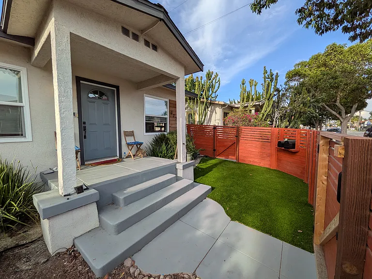 3276 Meade Ave — Photo 2