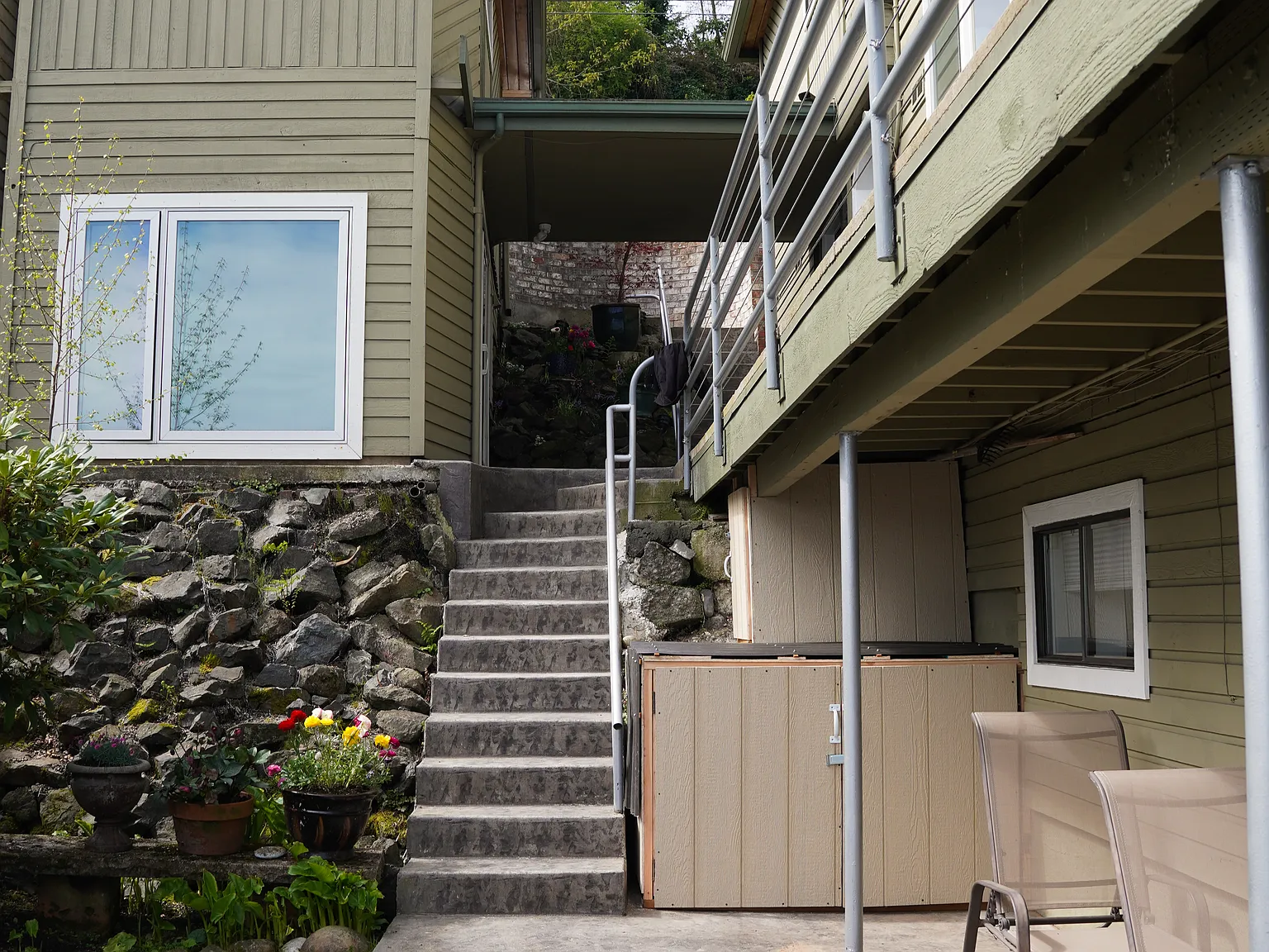 3 bed, 2200 sqft, $6,200 — Photo 3