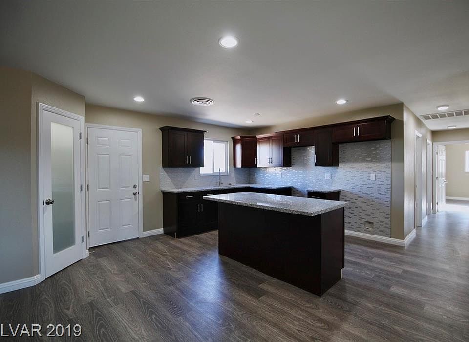 1st image of 301 Lorenzi St