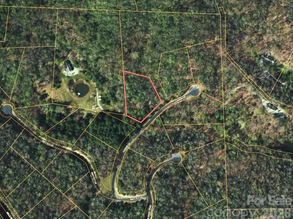 94 Caddis Ln, Horse Shoe, NC 28742