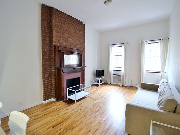 3rd image of 320 W 108th St APT 5A