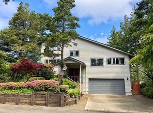 2397 24th St, Florence, OR 97439