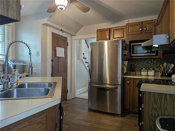 5th image of 111 E 1st St