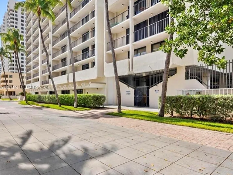 2625 Collins Ave #1110 — Photo 13