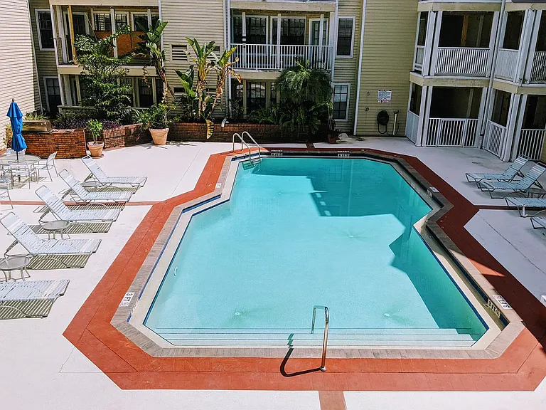 1000 W Horatio St #320 — Photo 2
