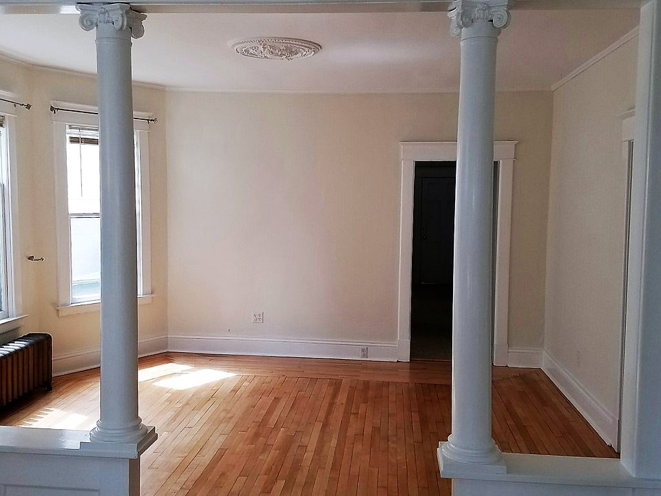 1st image of 1395 Parkwood Blvd