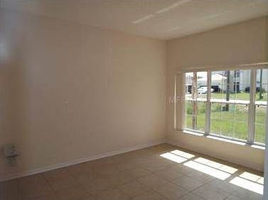 4th image of 738 James Ct