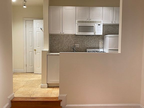 5th image of 56 W 65th St #30J