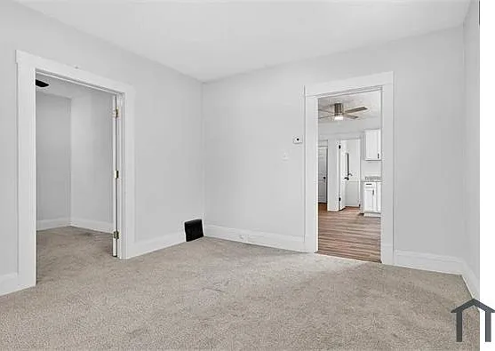 9418 Parkview Ave — Photo 8