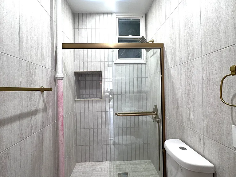 138 Montague St #8 — Photo 15