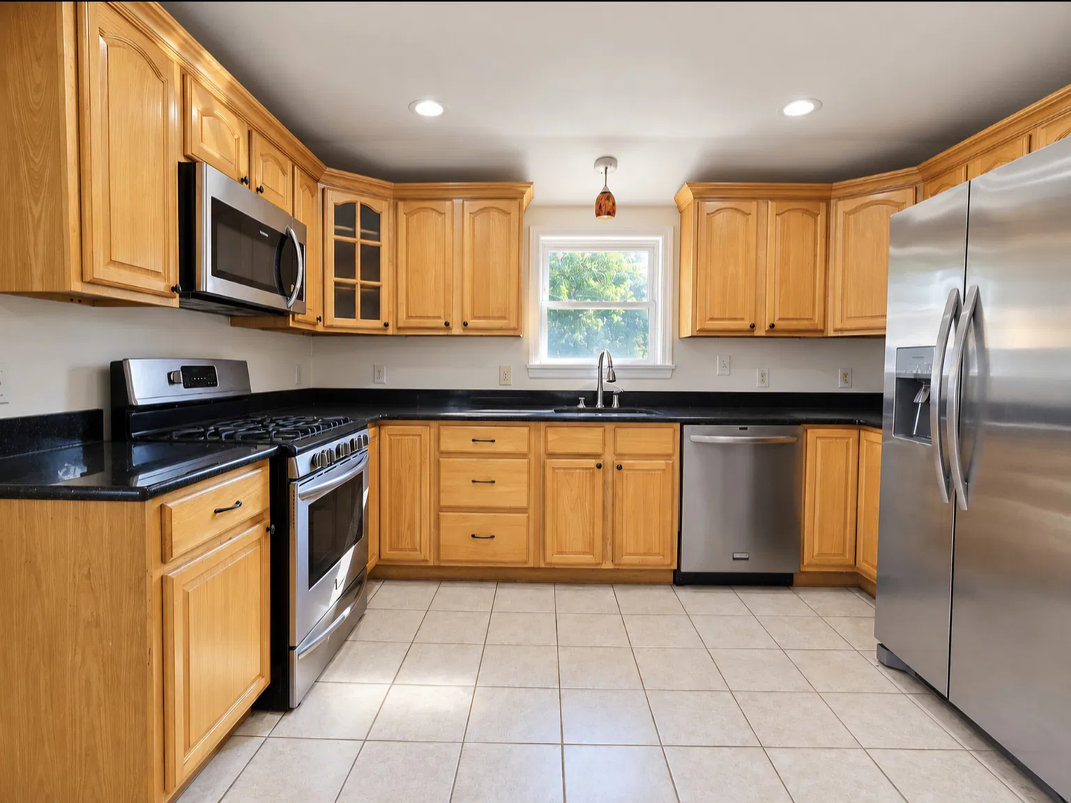 2 bed, $2,700 — Photo 4