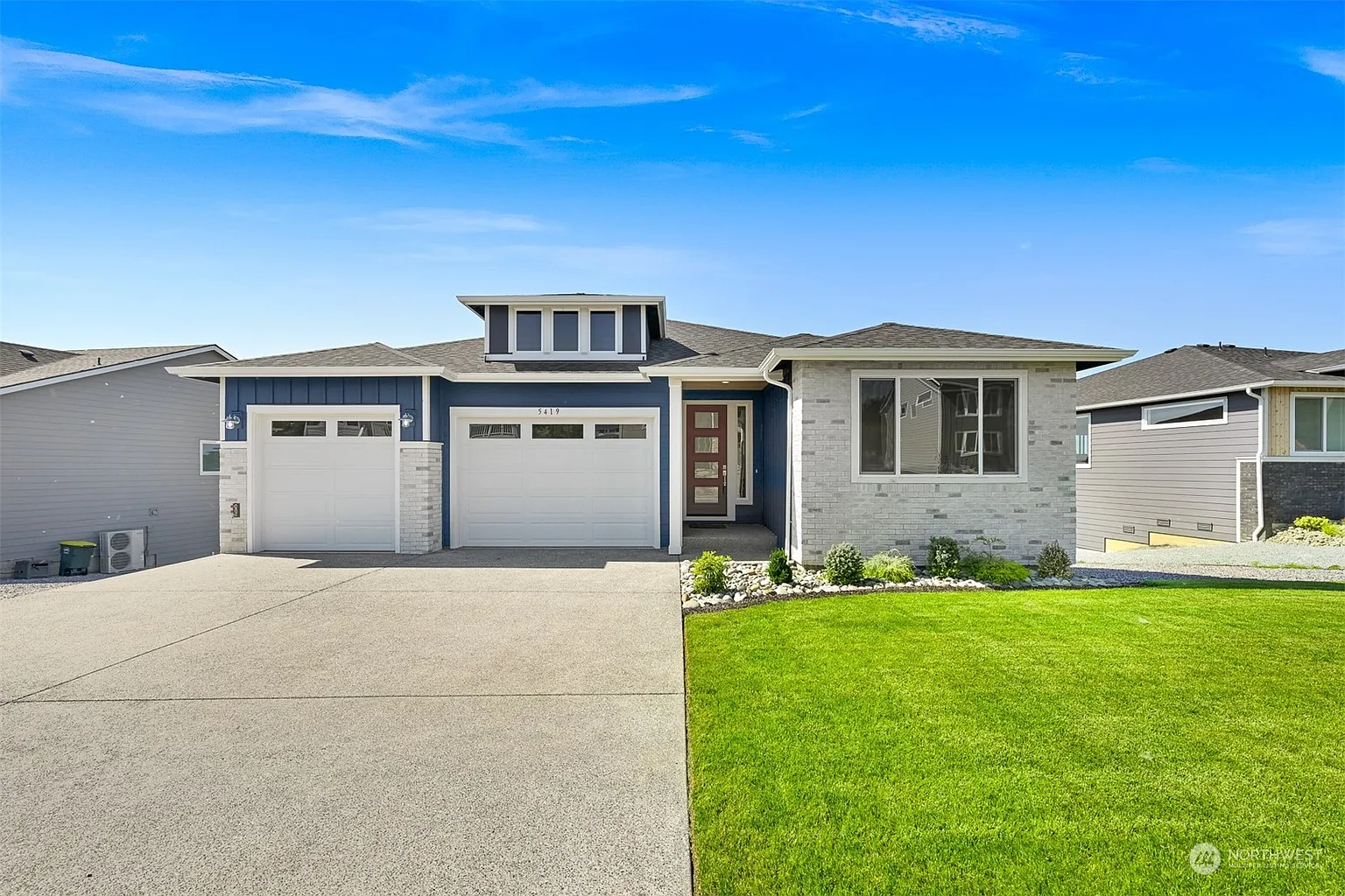 5419 Lonicera Drive photo 1