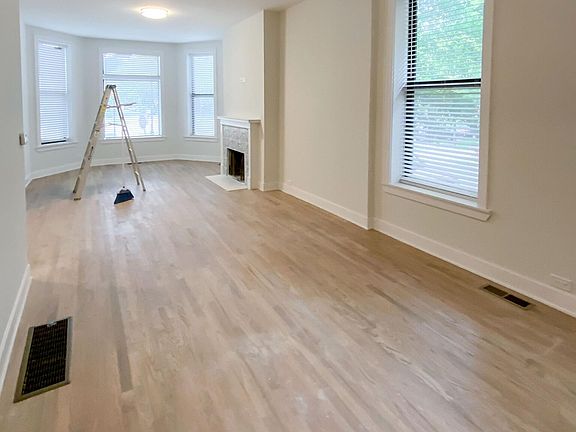 3rd image of 2926 W Logan Blvd #1W