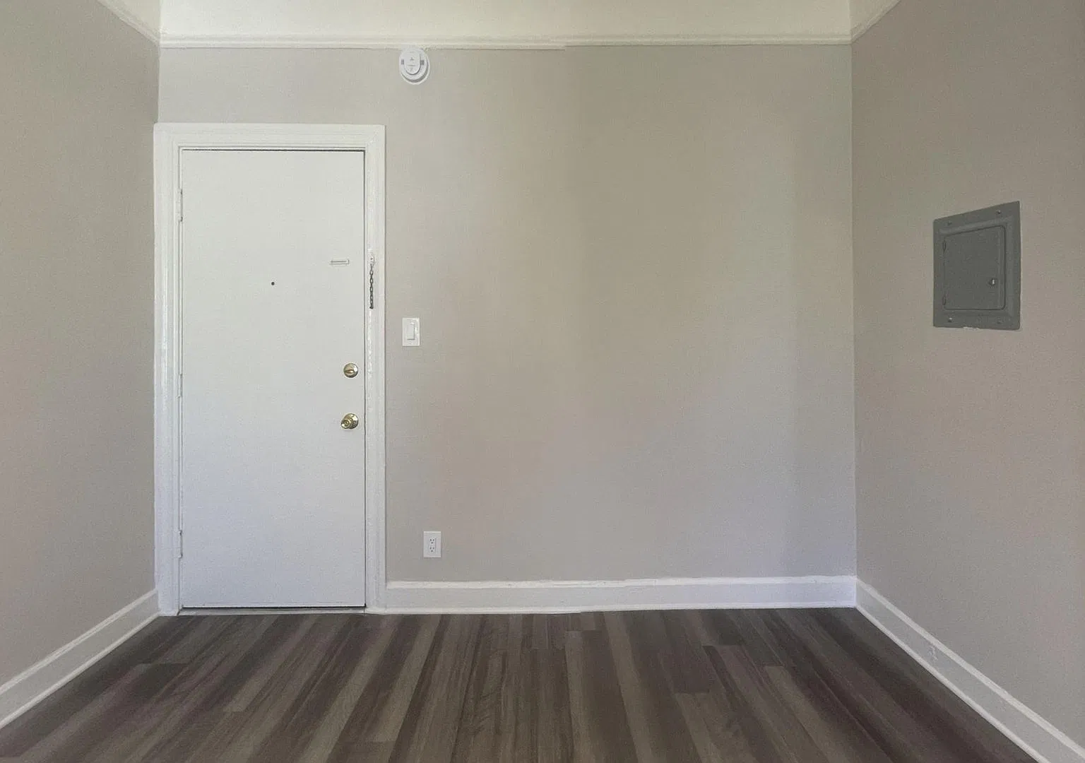 130 S Coronado Street — Photo 4