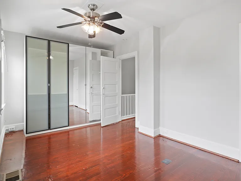 209 Douglas St NE — Photo 15
