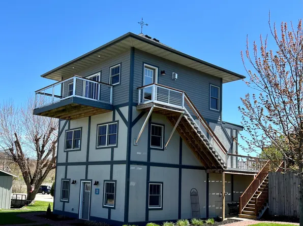 19 5th Ave, New Glarus, WI 53574