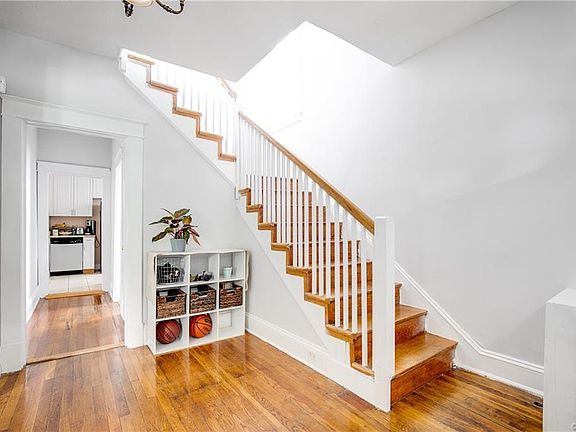 5th image of 3228 Hanes Ave