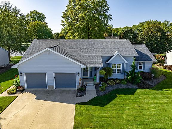 2nd image of 7 Wedgewood Dr
