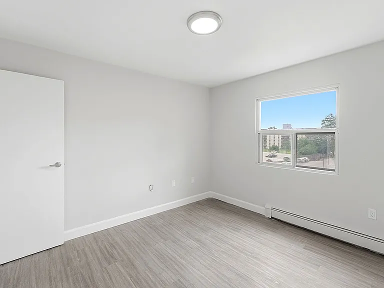 185 Berkshire Dr — Photo 23
