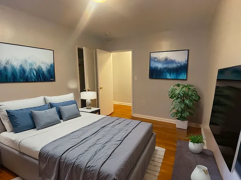 Waterfront Oasis: Luxe Living on Boulevard East, West New York, NJ — Photo 11
