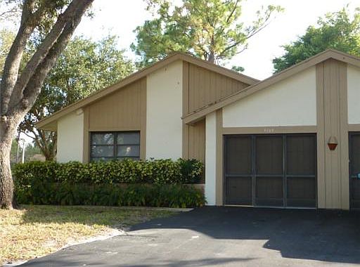 1st image of 4104 Palm Forest Dr N