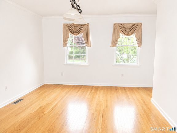 4th image of 81 Old Colony Rd Unit 81