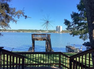 866 Lake View Dr, Montgomery, TX 77356