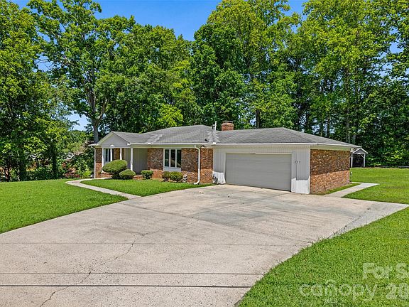 4th image of 233 Laburn Ave