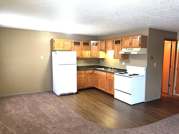 5th image of 621 S Broadway St #9