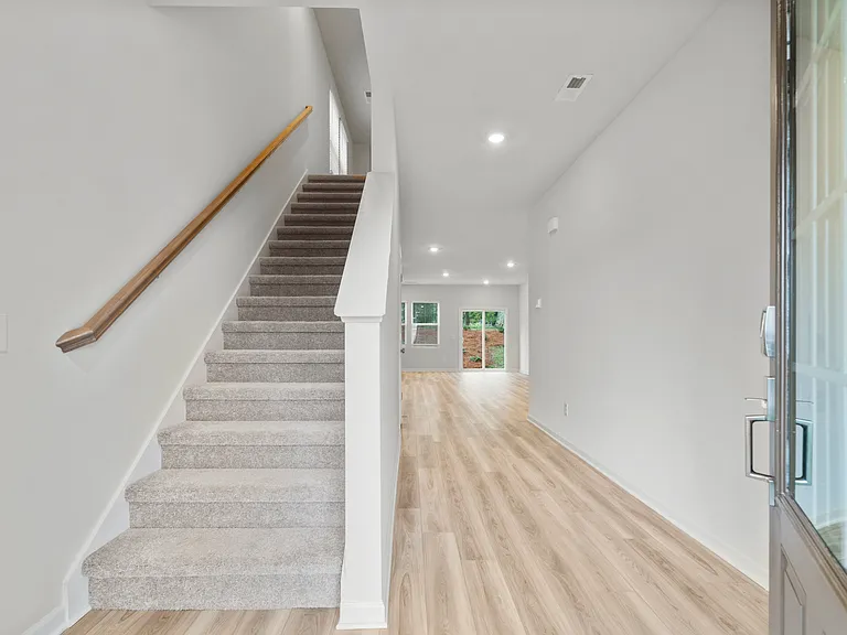 3156 Lyman Ridge Rd — Photo 3