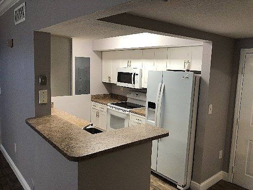 3rd image of 200 SW 117th Ter APT 102