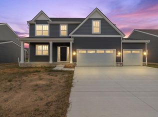 52330 Wellington Valley Dr, Macomb, MI 48042