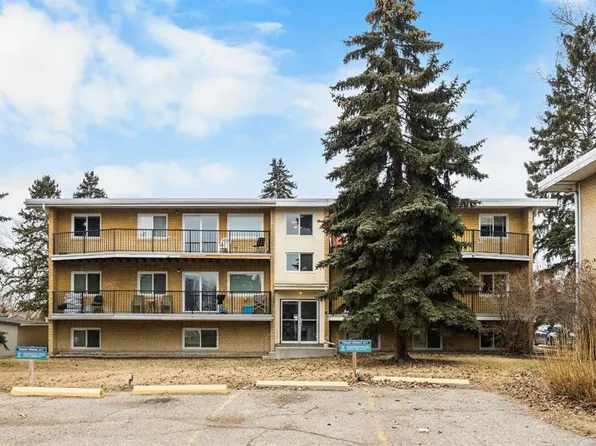 3103 W Blakiston Dr NW #101, Calgary, AB T2L 1L7