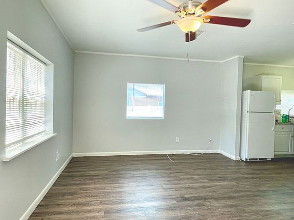 3rd image of 6501 N Himes Ave Ste 101