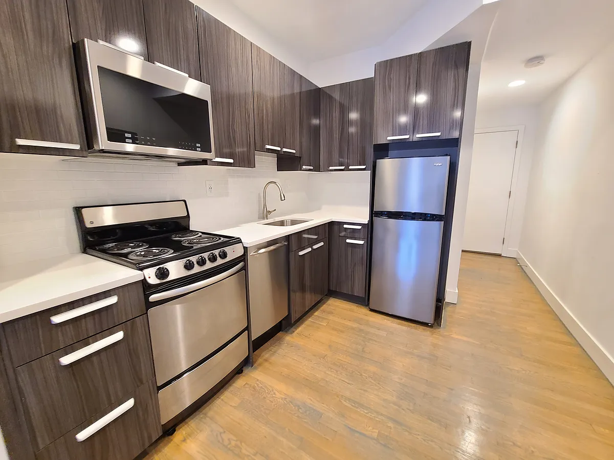 Photo 2 of 14 - 88 W Cedar St #1 - Boston, MA Building Photo - 88 W Cedar St #1