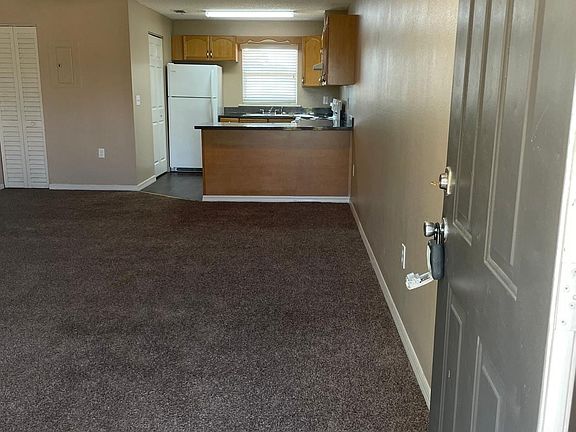 3rd image of 655 Avenue B SW APT D