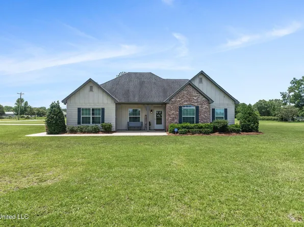 1223 Weeks Rd, Lucedale, MS 39452