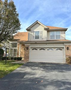 7 Royal Oak Ct, Lake In The Hills, IL, 60156